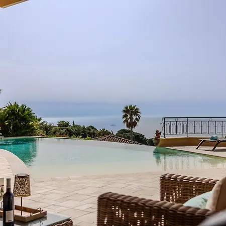 Holiday home Maison Des Loups *