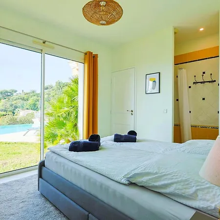 Holiday home Maison Des Loups *