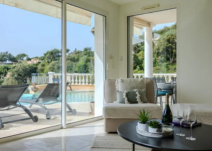 Provenzalische Maison Des Loups - Garten Mit Meerblick Und Infinity Pool By Riviera Homelife Vakantiehuis *